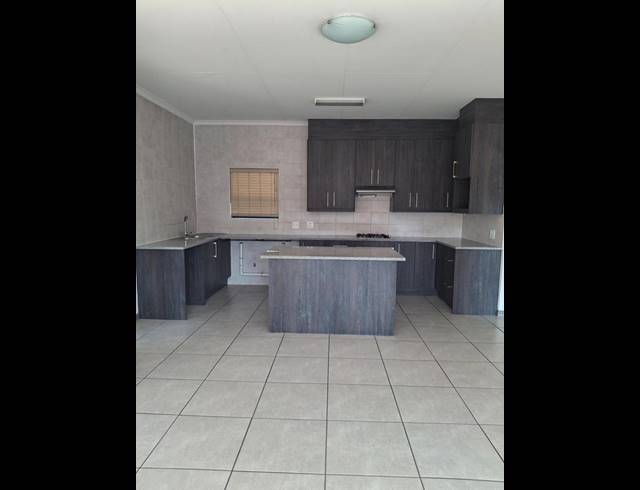 2 BEDROOM PROPERTY TO RENT IN VICTORY PARK